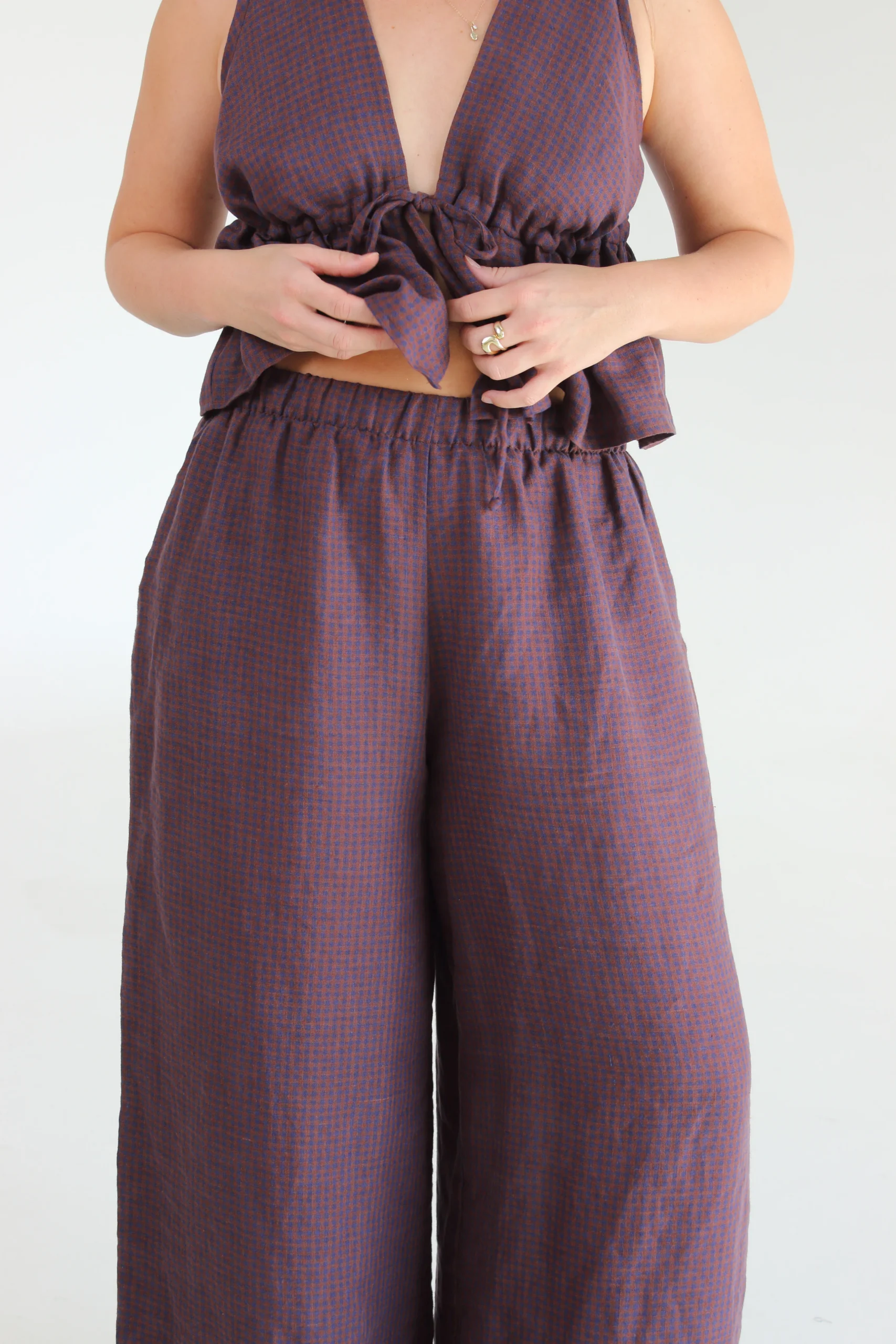 inmay-harper-pants-in-autumn-gingham-02